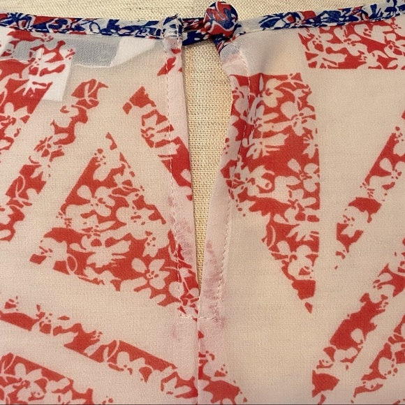 CAbi #732 Semi Sheer Coquette Red White Geometric Blouse Size Medium‎ - Picture 5 of 10
